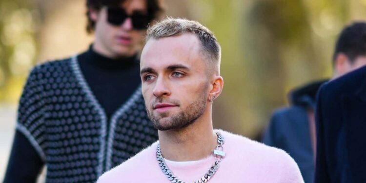 Squeezie signe un forum avec des influenceurs puis fait marche arrière... – Thebuzzly