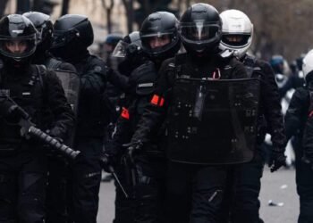 Une pétition pour dissoudre la BRAV-M dépasse un nombre record de signatures !