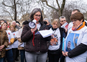 les familles des victimes se mobilisent à Paris