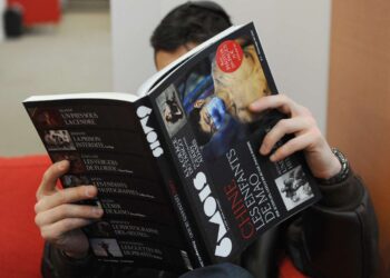 Le magazine "XXI" prône le renouveau après un an de tension