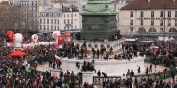 Emmanuel Macron veut que les Français travaillent plus et plus longtemps – Thebuzzly