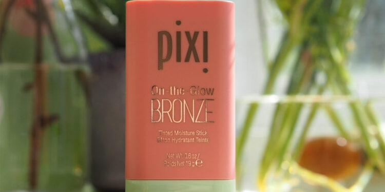 Examen de la poudre bronzante Pixi By Petra On-The-Glow