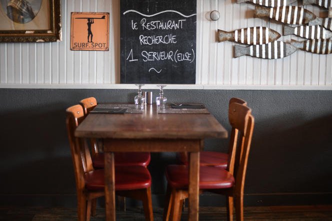 Au Café du Port à Plouezoc'h (Finistère), le 25 mai 2022.