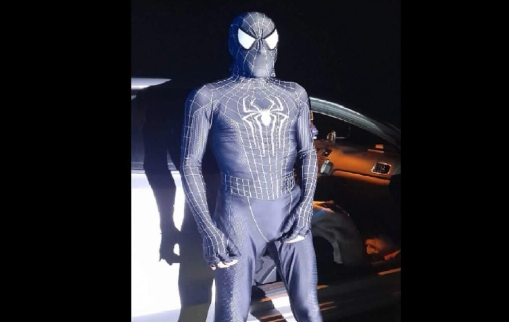 Les gendarmes arrêtent un Spiderman ivre au volant... et partagent la photo ! – Thebuzzly