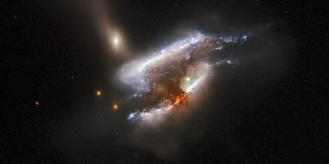  - Une galaxie rare avec trois trous noirs conduit les astronomes vers les objets les plus massifs de l'univers