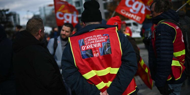 Quatre anciens grévistes de RTE condamnés à des amendes par la justice, la procédure exceptionnelle mise en place lors de l'enquête désavouée