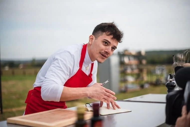 un ancien candidat de Top Chef balance dans l'émission