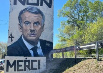 Cette fresque d'Emmanuel Macron fait scandale