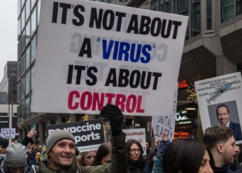 La plupart des méthodes pour écraser les théories du complot ne fonctionnent pas, selon une étude.  Voici ce que fait.