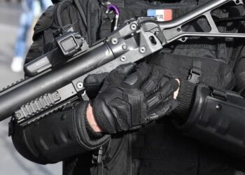 Il perd un testicule à cause d'un coup de LBD