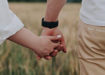 Une adolescente engage des tueurs à gages pour se débarrasser de sa mère pour une raison folle