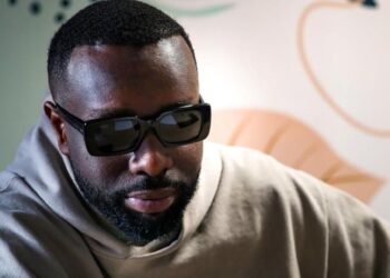 Gims fait polémique en réécrivant l'histoire