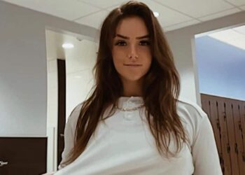 Il lui demande de se couvrir à la salle de sport, sa réponse est sans équivoque