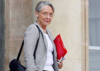Papiers d'identité : Elisabeth Borne annonce une bonne nouvelle