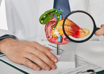 Pancréatite : causes, symptômes et traitements