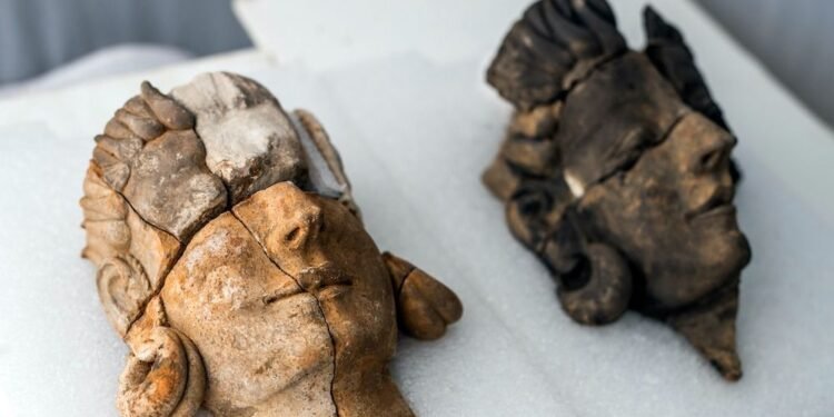 Des bustes en pierre vieux de 2 600 ans d'anciens Tartessos 