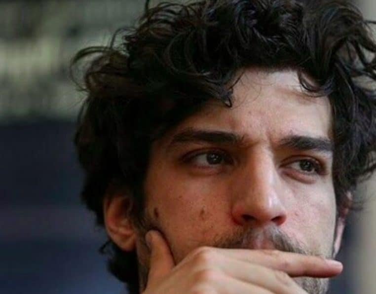 "Ce n'est pas un métier d'homme" : Louis Garrel se confie sur les terribles propos de son grand-père – Thebuzzly