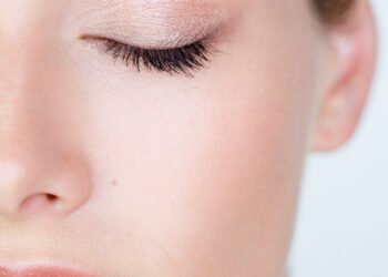 La différence entre le microneedling RF et le microneedling traditionnel