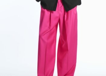 Le pantalon large COS est de retour en stock dans de nouvelles couleurs