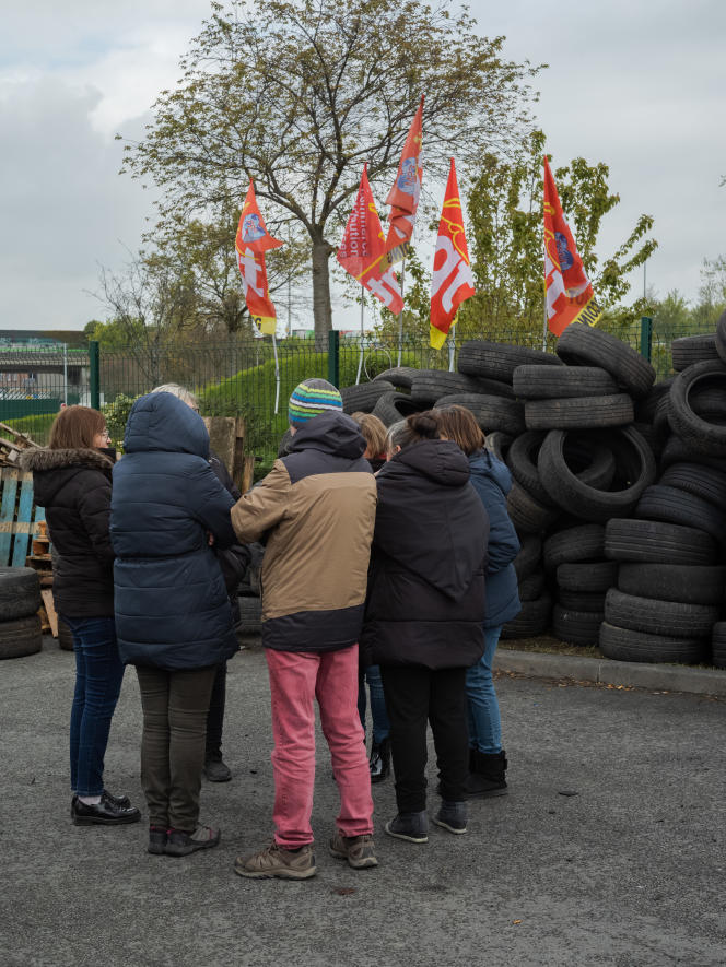 Les salariés du site Vertbaudet de Marquette-lez-Lille (Nord), en grève depuis le 20 mars, 24 avril 2023.