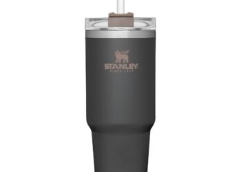 TikTok est obsédé par les tasses Stanley Quencher, et elles arrivent enfin au Royaume-Uni