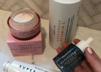 Un examen honnête des produits de soins de la peau les plus populaires de Beauty Pie