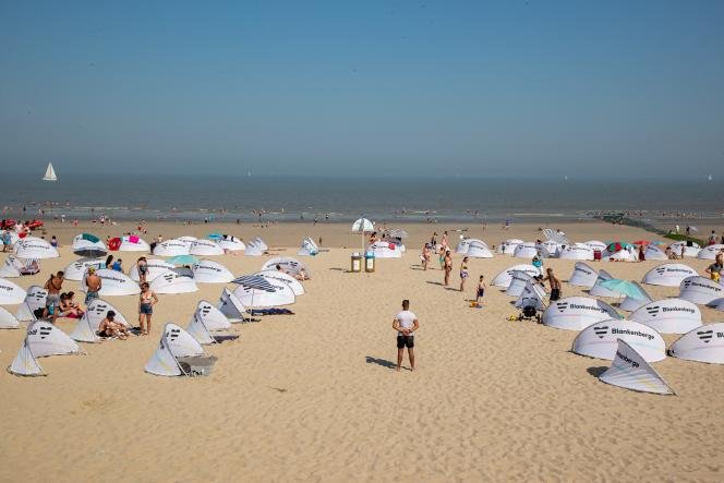 Sur la plage de Blankenberge, Belgique, le 9 août 2020.