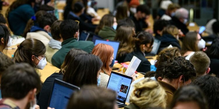 Au travail, les jeunes diplômés demandent plus de flexibilité et un vrai engagement écologique – Thebuzzly