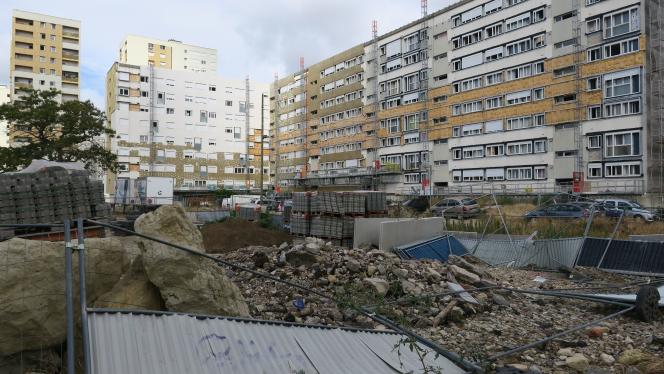 Le chantier sur lequel deux ouvriers ont perdu la vie, dans le quartier de la Source, à Epinay-sur-Seine (Seine-Saint-Denis), le 22 août 2020.