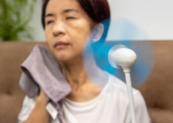 Le premier médicament contre la ménopause en son genre cible les ratés du cerveau derrière les bouffées de chaleur