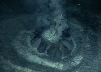Des scientifiques découvrent un cratère géant d'une explosion de l'ère glaciaire qui contient un volcan de boue crachant du méthane à l'intérieur