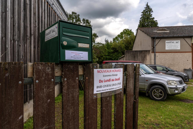 A l'entrée de l'atelier de l'entreprise Material, à Saint-Viâtre (Loir-et-Cher), le 15 mai 2023.