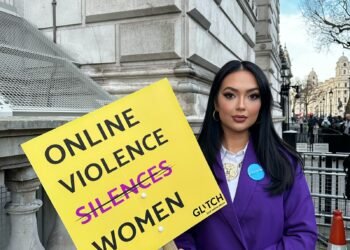 Le projet de loi sur la sécurité en ligne laisse tomber les femmes et les filles, voici ce qui doit changer