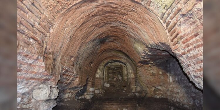 Tunnel caché et salles découvertes sous une église vieille de 1 500 ans à Istanbul – Thebuzzly