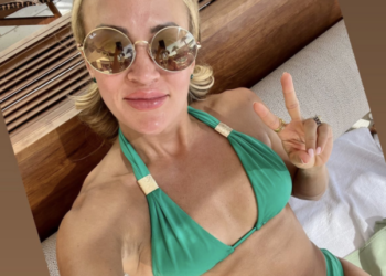 Carrie Underwood rayonne de confiance dans un bikini sans maquillage