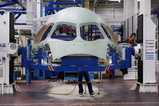 L'usine de fabrication de fuselages d'Airbus Atlantic, à Meaulte (Somme), le 4 avril 2023. 