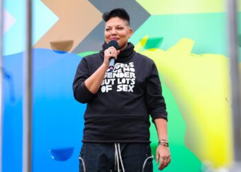 Le personnage de Sara Ramirez And Just Like That, Che Diaz, est peut-être le personnage le plus controversé de la série.