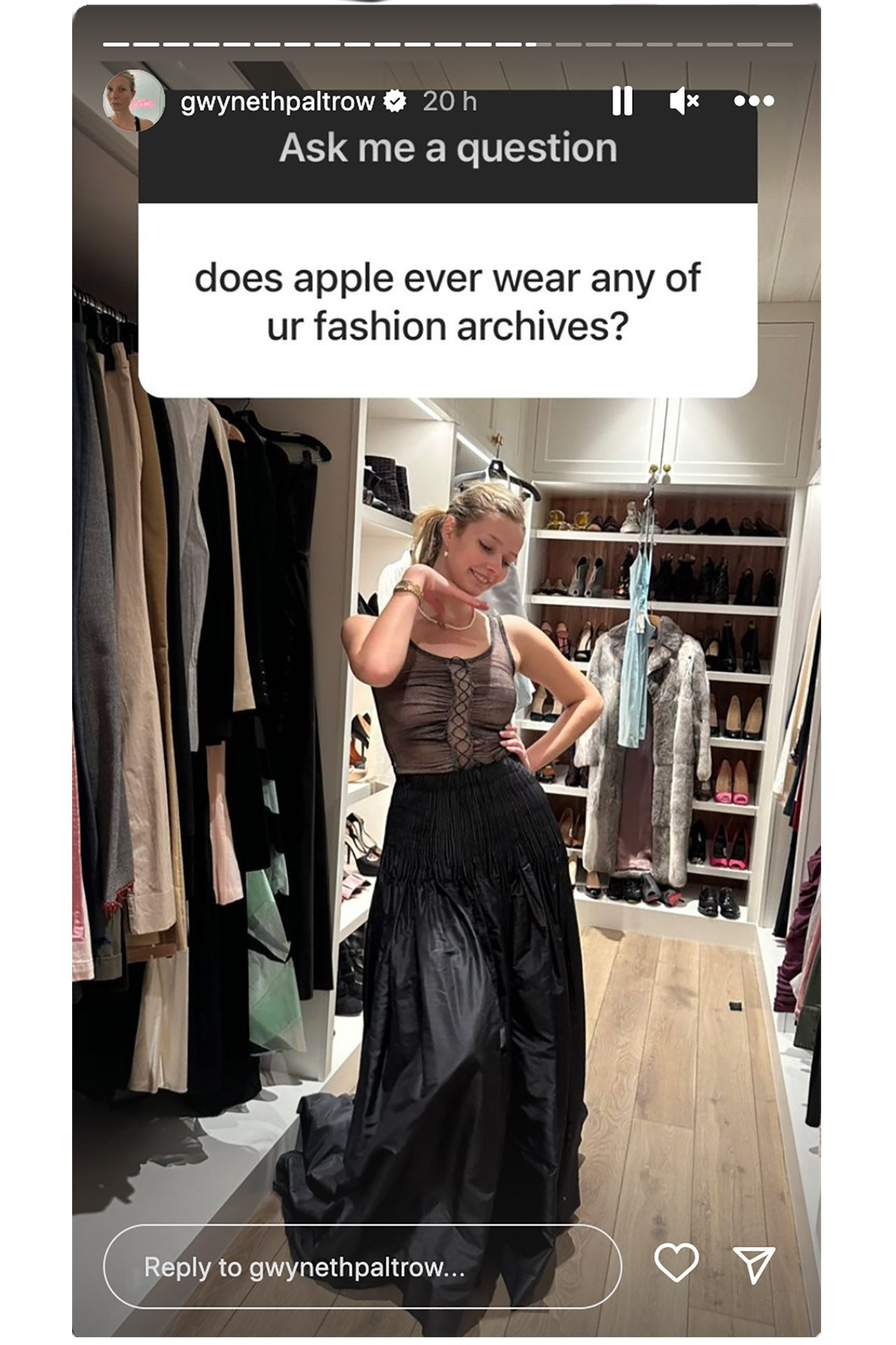 La fille de Gwyneth Paltrow, Apple, a emprunté la robe nue de ses Oscars