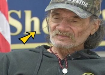 HOMELESS for 30 years, then COPS discover who HE IS !