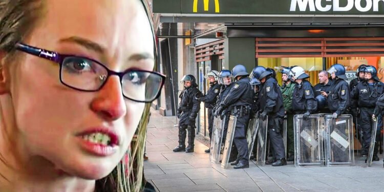 When nine police officers enter her restaurant this waitress s day took a drastic turn – Thebuzzly