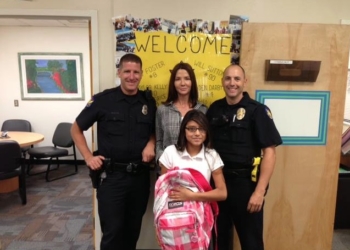 Policemen Immediately Go Shopping to Help Crying Girl on First Day of School