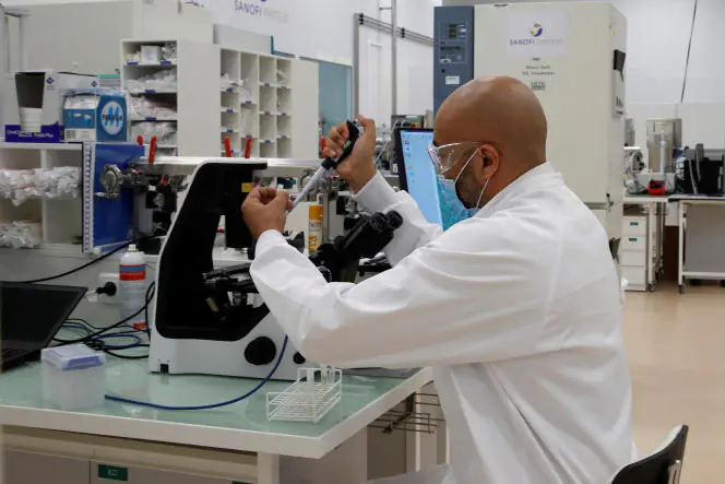 A l'usine Sanofi de Marcy-l'Etoile (Rhône), le 16 juin 2020
