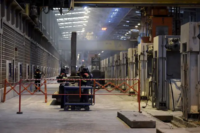 Au sein de l'entreprise Aluminium Dunkerque, à Loon-Plage (Nord), le 21 janvier 2022.