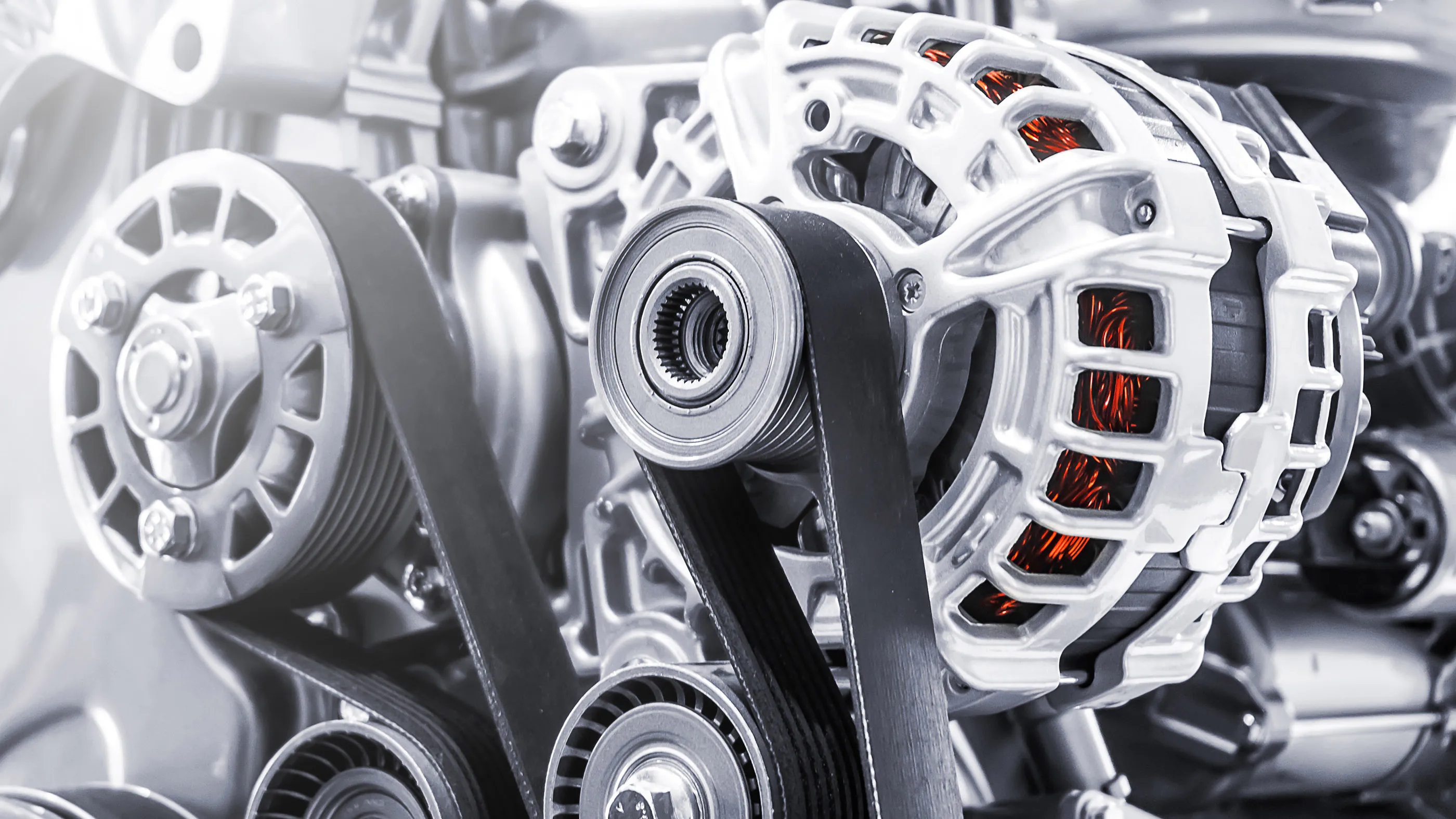 Il est impossible de convertir l'énergie thermique en énergie mécanique avec une efficacité de 100 %. Par exemple, tout appareil avec des pièces mobiles (comme un moteur de voiture avec un générateur d'énergie entraîné par courroie) produit une friction qui convertit l'énergie mécanique en chaleur ; la chaleur est généralement inutilisable.