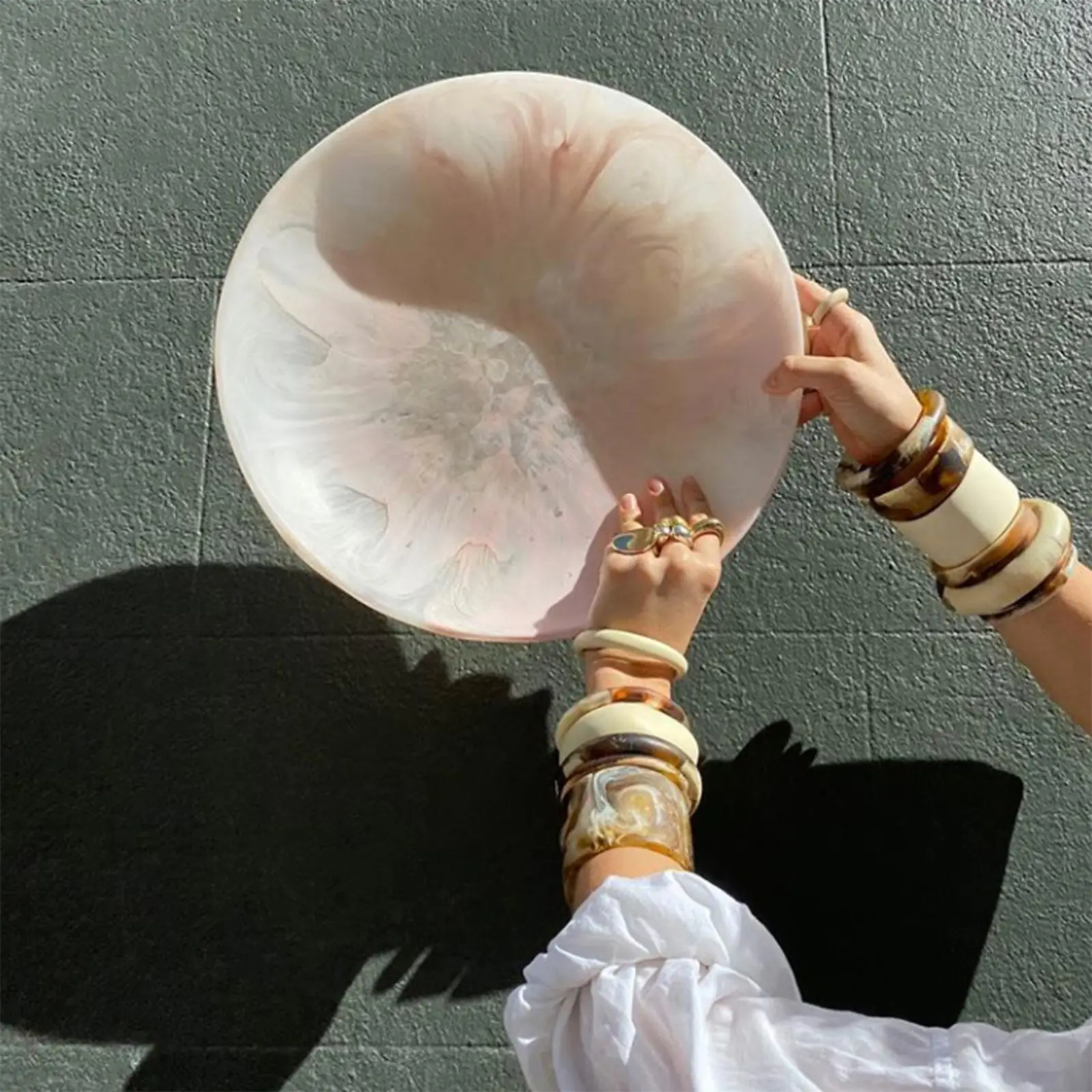 L’image peut contenir des vêtements Vêtements Homme Personne Bonnet et Chapeau