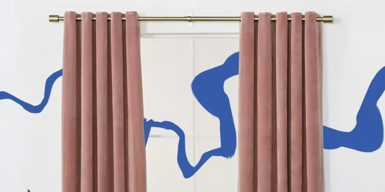 L’image peut contenir : décoration d’intérieur, rideau, salon, intérieur, pièce et meuble