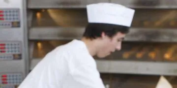Chef pâtissier, fromager, apiculteur, ébéniste... Se reconvertir en un métier manuel, de la fantaisie à la réalité