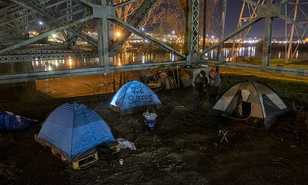 Le VIH, le sans-abrisme et la politique se rencontrent en Virginie-Occidentale