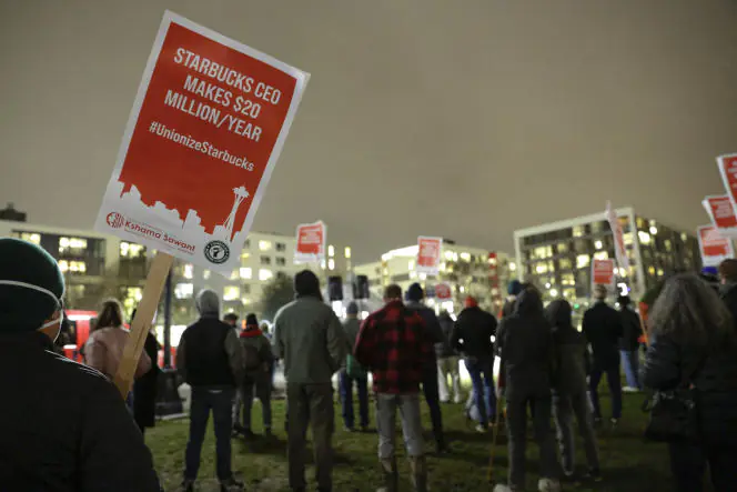 Manifestation syndicale des employés de Starbucks à Seattle (USA), le 25 janvier 2022