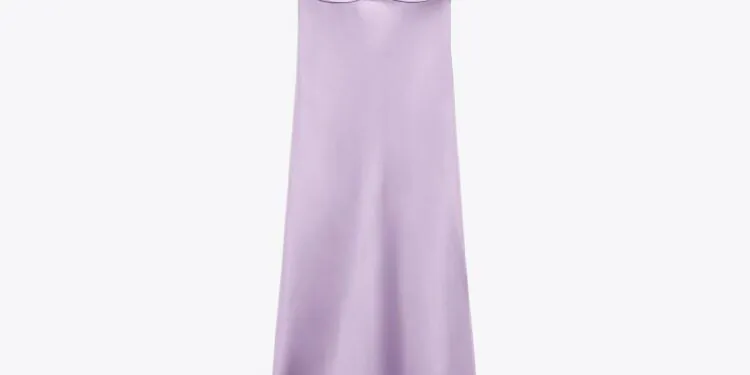 Zara vient de sortir la robe TikTok dans une nouvelle couleur